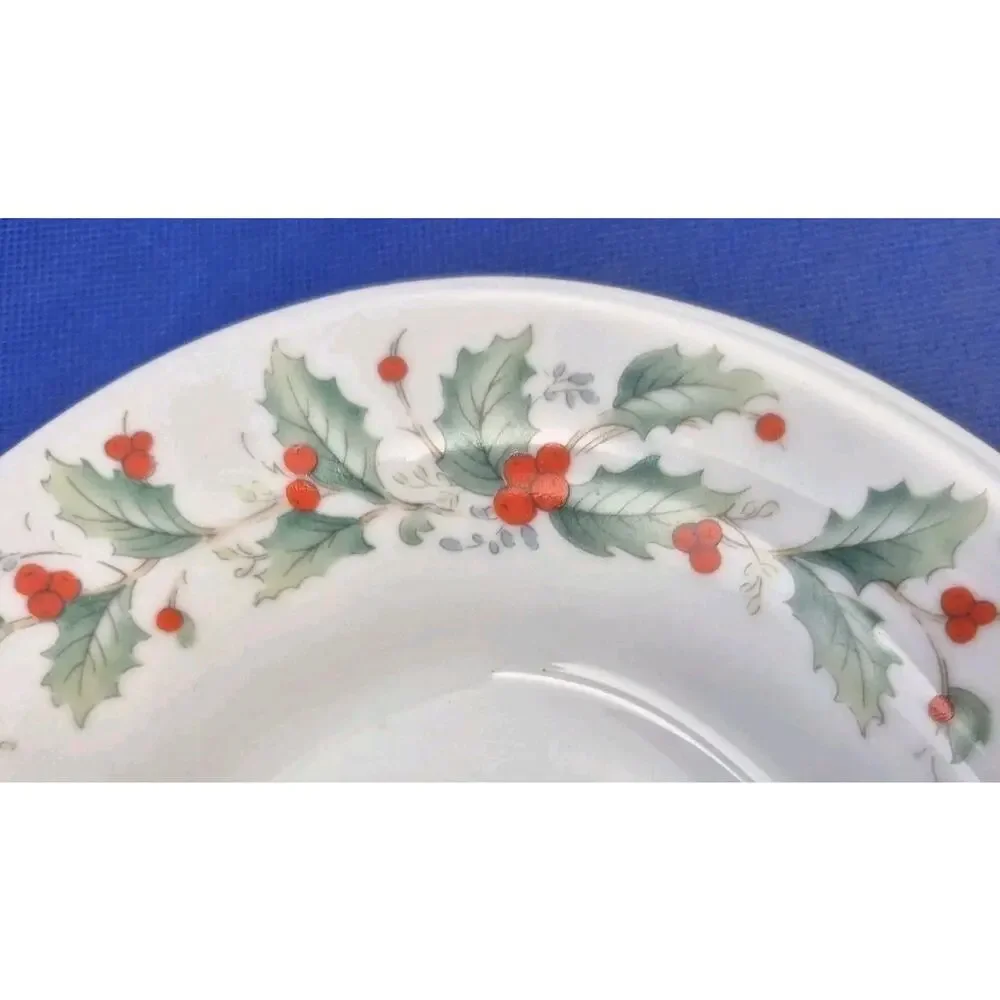 China Pearl NOEL Serving Bowl Holly Berries Gold Trim 9.5x2.5